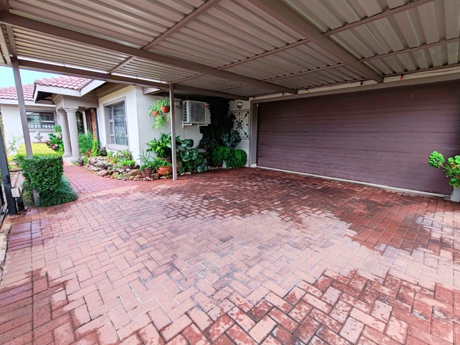 4 Bedroom Property for Sale in Baillie Park North West
